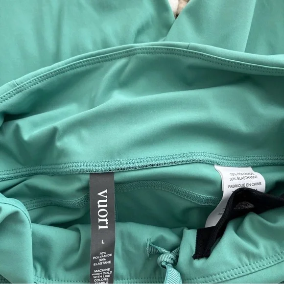 Vuori seafoam green performance leggings - Picture 4 of 4